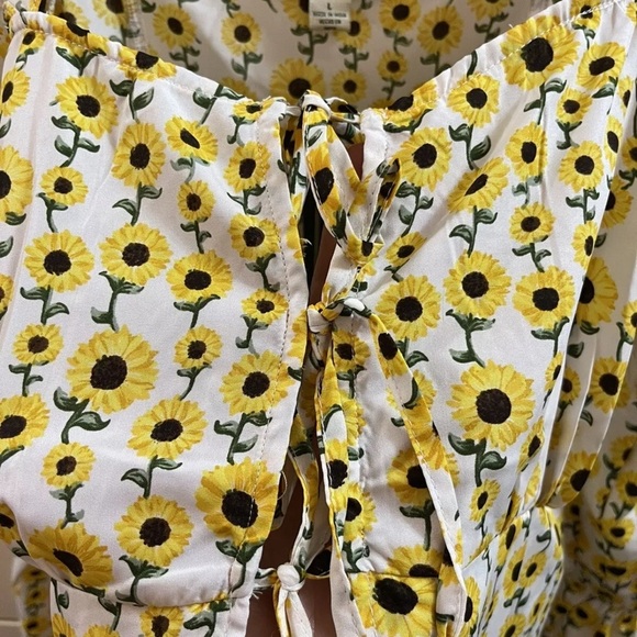 Whos That Girl Sunflower Tie Up Size L Balloon Sleeves Blouse Top NEW - Picture 3 of 8